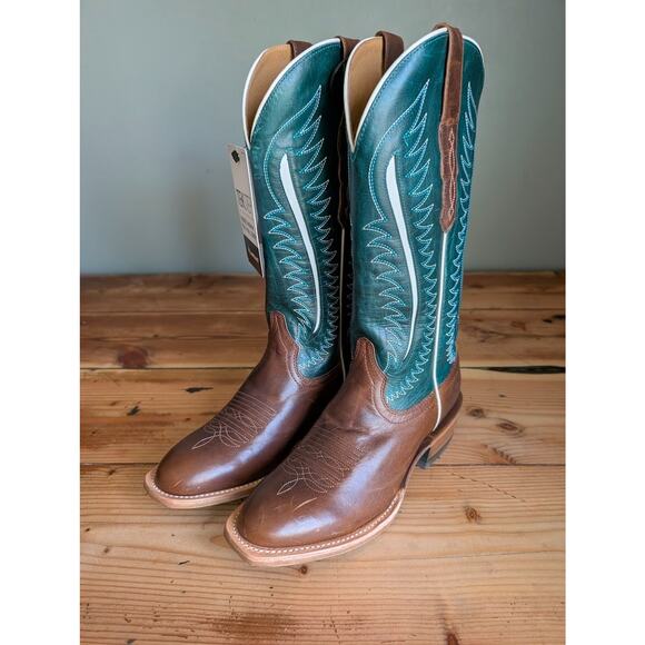 Ariat Shoes - NWT Women’s Ariat Futurity limited Umber Rust/Turquoise Nights 8.5 MED